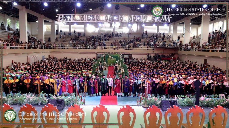 𝐉𝐇𝐂𝐒𝐂 𝟐𝟕𝐭𝐡 𝐂𝐨𝐦𝐦𝐞𝐧𝐜𝐞𝐦𝐞𝐧𝐭 𝐄𝐱𝐞𝐫𝐜𝐢𝐬𝐞𝐬: 𝐏𝐫𝐞𝐬𝐢𝐝𝐞𝐧𝐭 𝐑𝐨𝐬𝐚𝐥𝐞𝐬 𝐂𝐨𝐧𝐟𝐢𝐫𝐦𝐬 𝟓𝟒𝟑 𝐆𝐫𝐚𝐝𝐮𝐚𝐭𝐞𝐬 𝐚𝐭 𝐏𝐚𝐠𝐚𝐝𝐢𝐚𝐧 𝐂𝐚𝐦𝐩𝐮𝐬